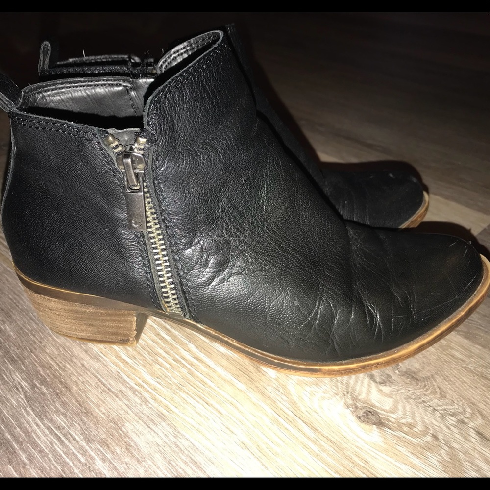 Lucky Brand leather black booties sz 6